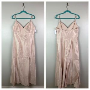 NWT Alfred Sung | Maxi Satin Twill Mermaid Trumpet Sleeveless Dress in Cameo 16